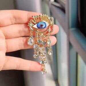Gaze Gold Blue Eye Crystal Brooch